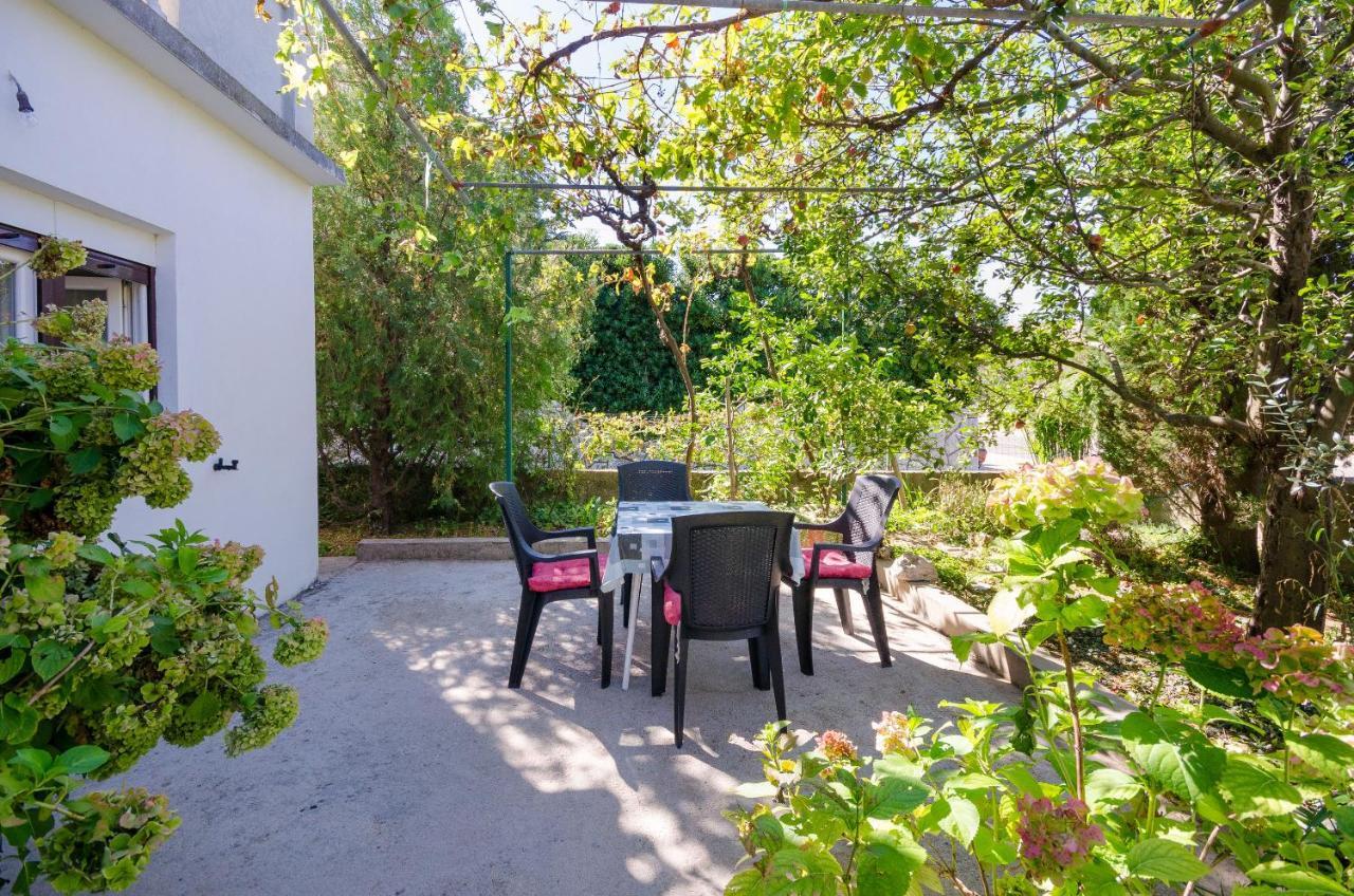Apartment Ruza Lopar Exterior photo