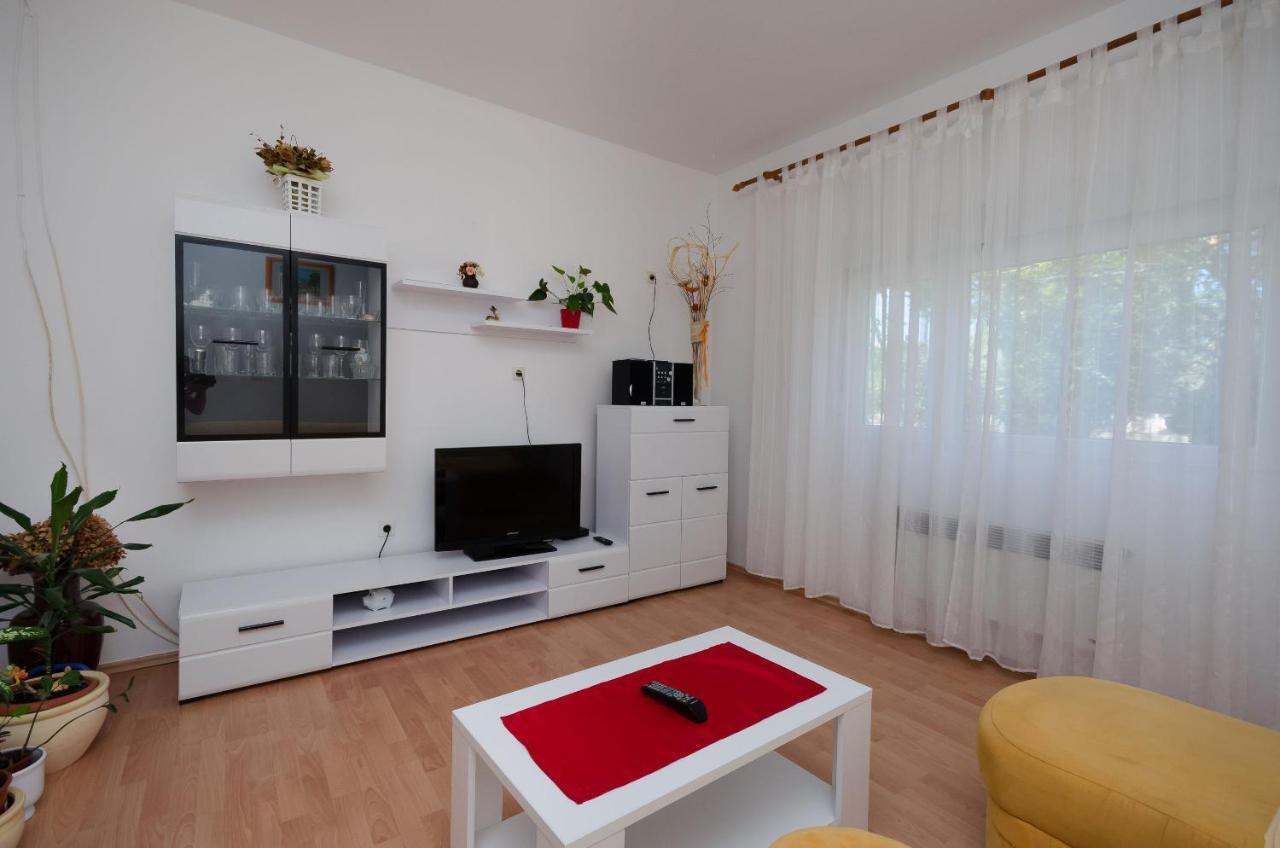 Apartment Ruza Lopar Exterior photo